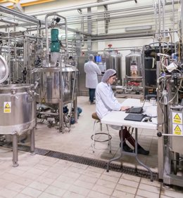 Imagen de investigadores en el Centro Tecnológico Nacional de la Conserva y la Alimentación