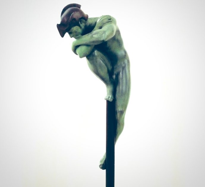 La obra 'Hombre pájaro', ganadora de la bienal en 2020.