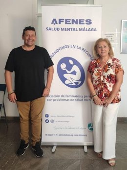 La presidenta de Afenes Málaga, Carmen Sibajas, y el coordinador y técnico de esta asociación, David García.