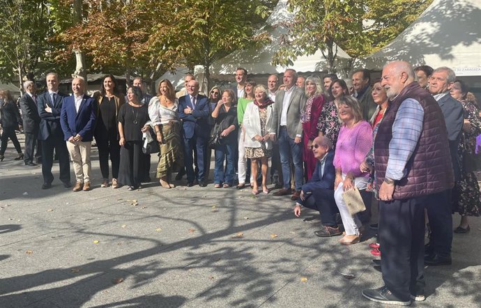 Inauguración del espacio de las casas regionales, en la plaza de Aragón.