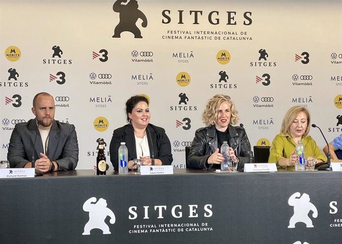 El actor Richard Holmes, la actriz Laura Galán, la directora Carlota Pereda y la actriz Carmen Machi, en la presentación en el Festival de Sitges de 'Cerdita'