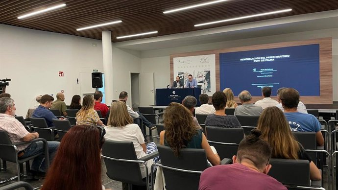 El Congreso Ciudades que Caminan concluye con una visita y explicación del proyecto del nuevo Paseo Marítimo