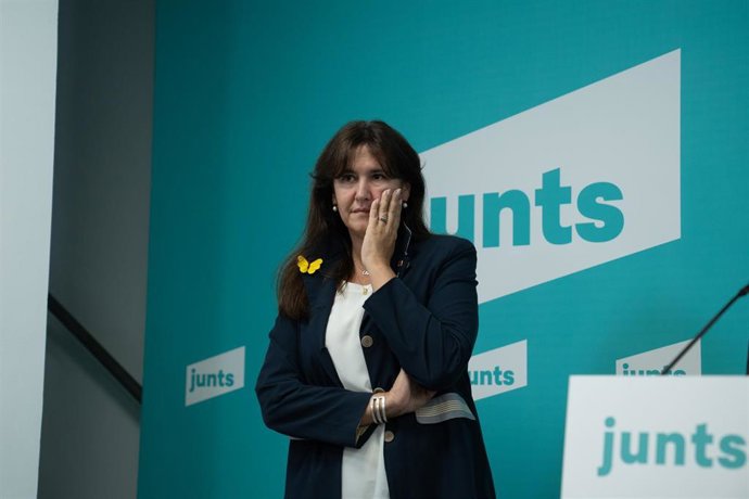 La presidenta de Junts, Laura Borrs, da una rueda de prensa en la sede de la formación a 7 de octubre de 2022, en Barcelona
