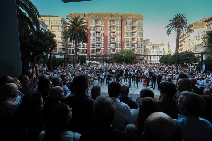 Concentración al veto a la pesca de fondo en 87 áreas, en Ribeira A Coruña