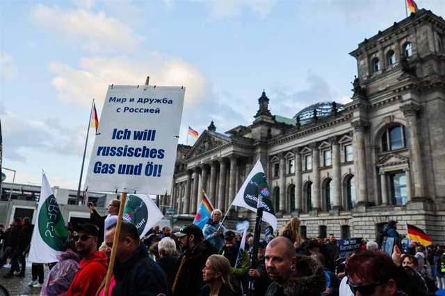 Miles de personas se manifiestan en Alemania para pedir la congelación de los alquileres Foto del Bundestag alemán
