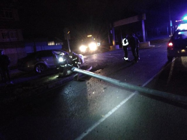 Farola caída en la carretera que une Reinosa y Brañavieja