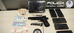 Detenidas tres personas con una pistola de aire y una navaja en un intercambio de droga en Fiestas del Pilar.
