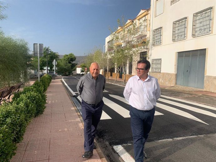 El diputado provincial de Fomento, Antonio Jesús Rodríguez, junto al alcalde de Benitagla, Juan Padilla.