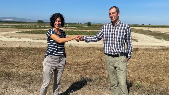 Natalia Bellotas, directora gerente de INTIA y Peio Oria, delegado de AEMET en Navarra