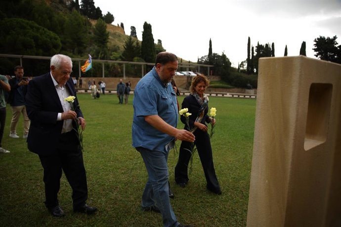 Maragall, Junqueras i Vilaret durant l'homenatge