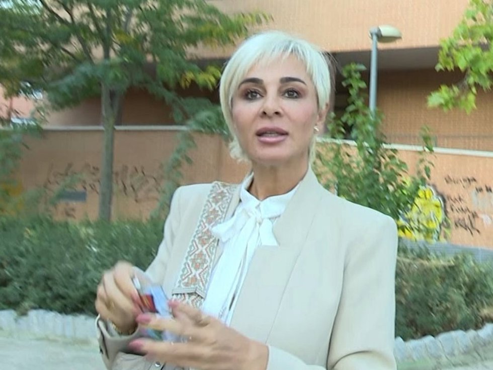 ANA MARÍA ALDÓN