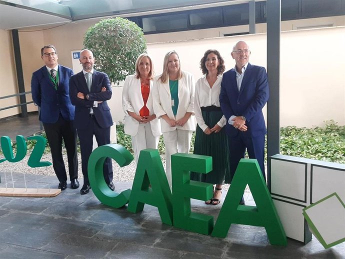 Junta, Landaluz y CAEA han participado en la apertura del X Foro de la Empresa Agroalimentaria y de la Distribución.