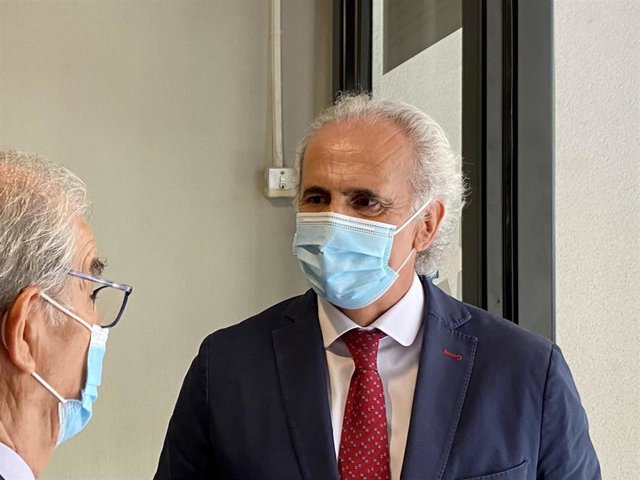El consejero de Sanidad de la Comunidad de Madrid, Enrique Ruiz Escudero, en el Hospital Universitario Gregorio Marañón.