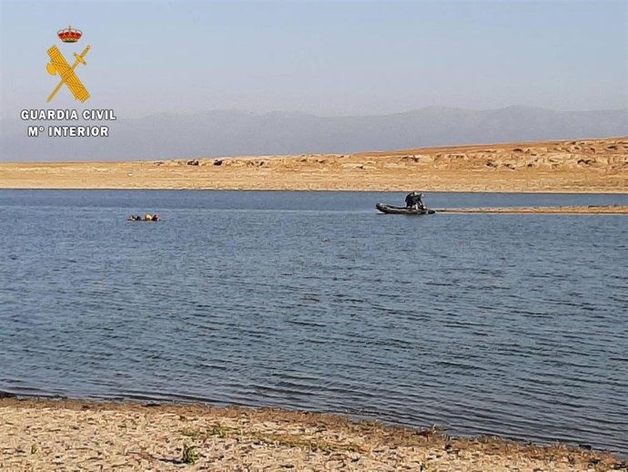 Búsqueda del joven desaparecido en el embalse de Valdecañas