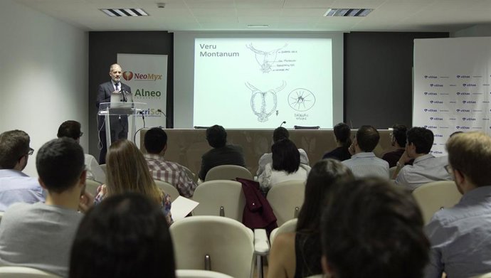 Vithas Madrid Aravaca forma en urología a médicos especialistas y residentes de la sanidad madrileña