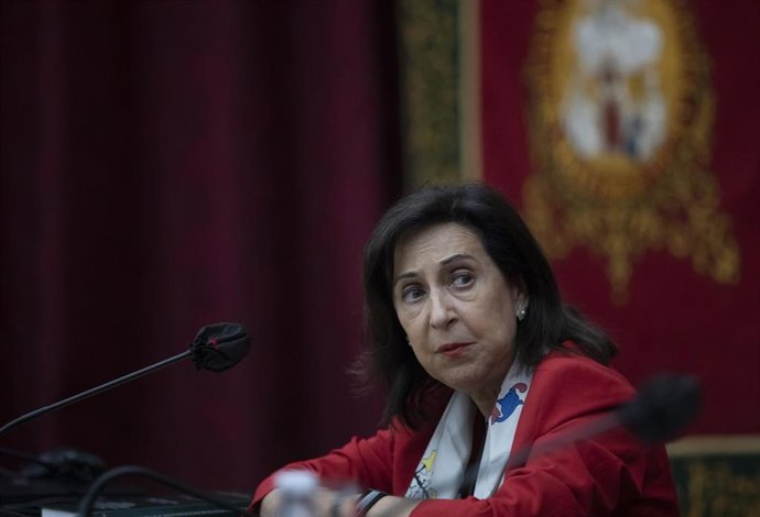 La ministra de Defensa, Margarita Robles, durante la presentación de un libro