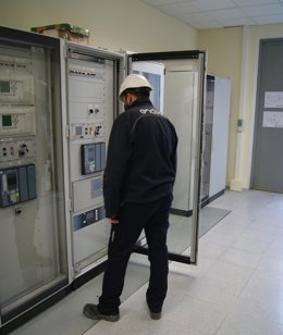 Endesa destina 51.000 euros a la mejora de la red eléctrica de distribución en La Almunia de Doña Godina, Almonacid de la Sierra y Alfamén (Zaragoza).