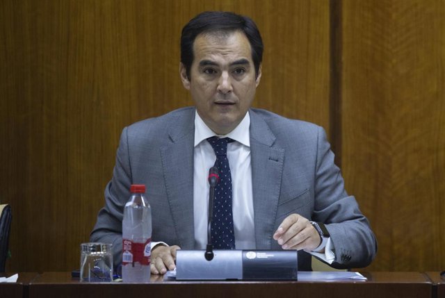 El consejero de Justicia, José Antonio Nieto, en una imagen de 5 de octubre durante una comparecencia en comisión parlamentaria.