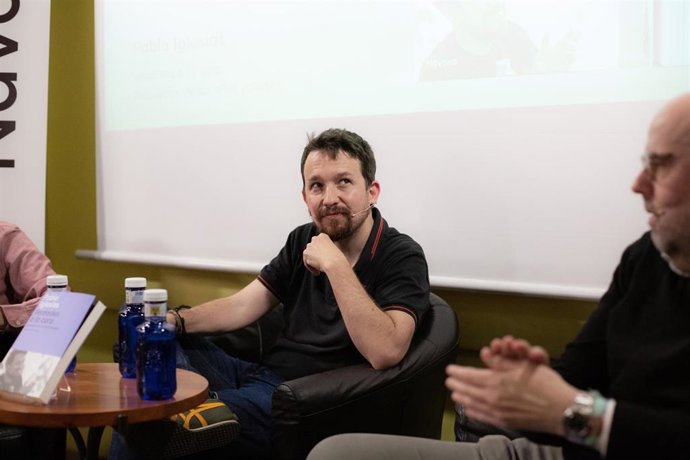 Archivo - El exvicepresidente del Gobierno Pablo Iglesias, durante la presentación de su libro 'Verdades a la cara. Recuerdos de los años salvajes, en la librería Altair de Barcelona, a 22 de abril de 2022, en Madrid (España). 