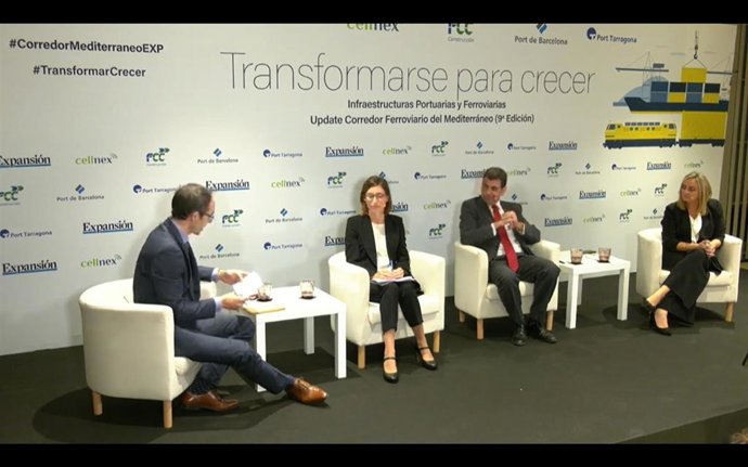 La directora general de Obras Públicas de la Generalitat Valenciana, Roser Obrer; el consejero de Fomento del Gobierno de Murcia, José Ramón Díez de Revenga, y la consejera de Fomento de Andalucía, Marifrán Carazo.