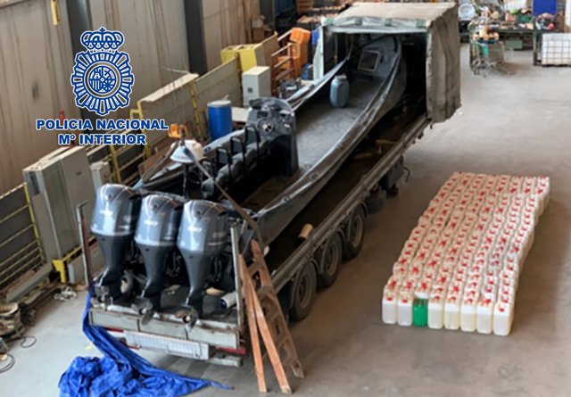 Nota De Prensa E Imágenes: "La Policía Nacional Desarticula Una Organización Dedicada A La Preparación De Narcolanchas Para La Importación De Hachís Procedente De Marruecos"