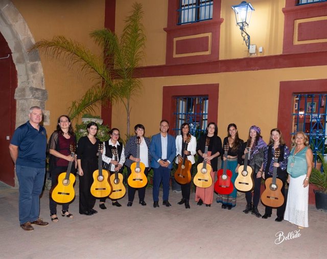 Participantes del 'Certamen de guitarra con nombre de mujer'.