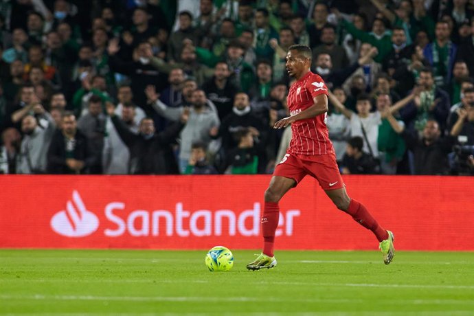 Archivo - Fernando Reges of Sevilla in action during the spanish league, La Liga Santander, football match played between Real Betis and Sevilla FC at Benito Villamarin stadium on November 7, 2021, in Sevilla, Spain.