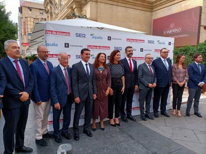 Carmen Crespo este lunes en Almería junto al consejero y portavoz del Gobierno andaluz, Ramón Fernández-Pacheco