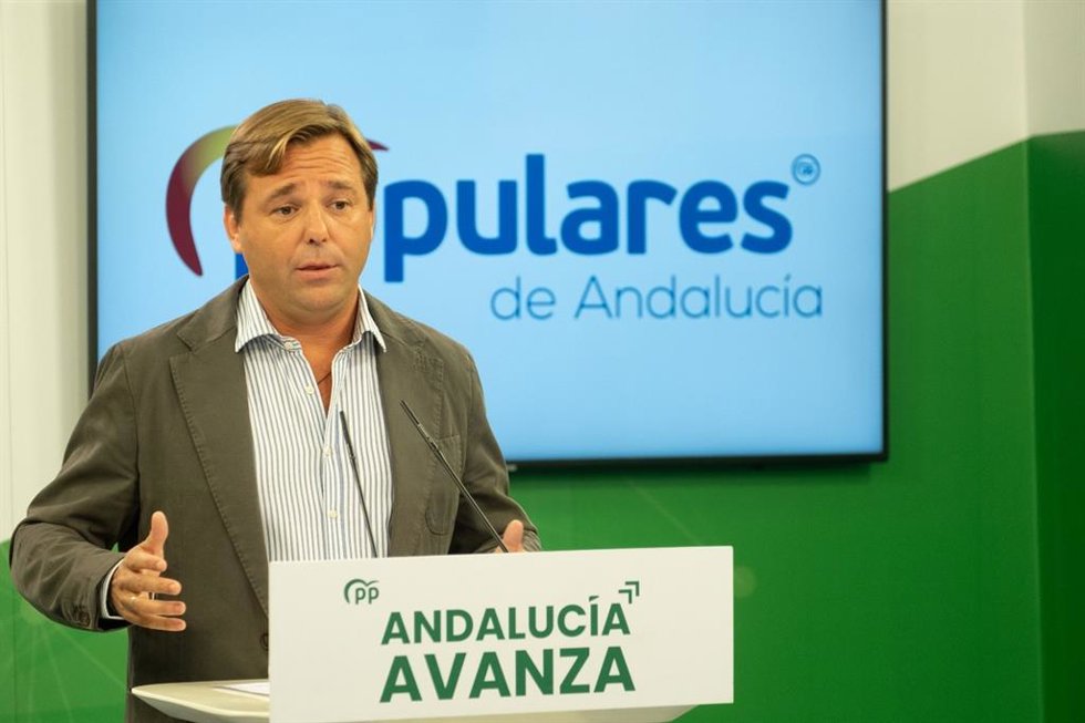 El secretario general del PP-A, Antonio Repullo, en rueda de prensa.