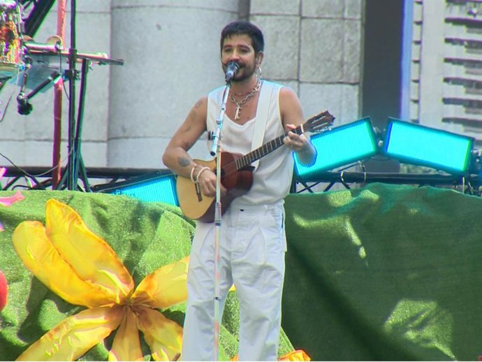 Camilo, durante su actuación en la madrileña Puerta de Alcalá