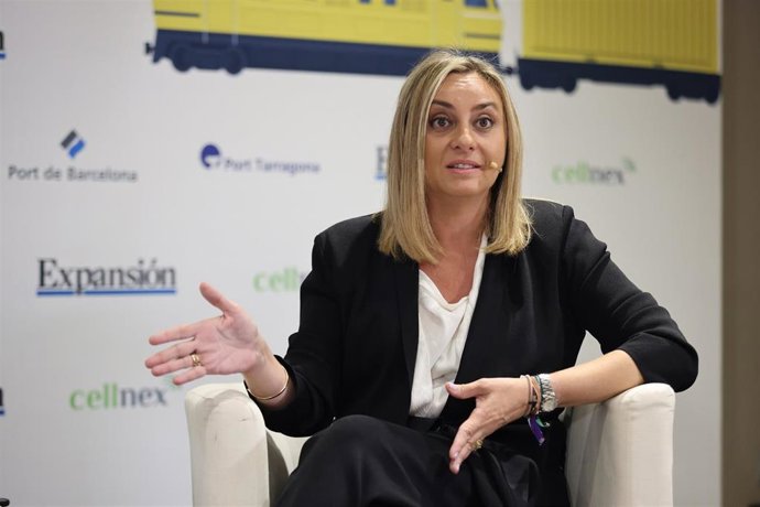La consejera de Fomento, Articulación del Territorio y Vivienda, Marifrán Carazo, en las Jornadas sobre Infraestructuras Portuarias y Ferroviarias organizadas por el diario Expansión en Barcelona.