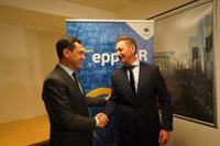 Moreno presume en Bruselas de haber logrado "apartar a los populismos de derecha y de izquierda" en Andalucía