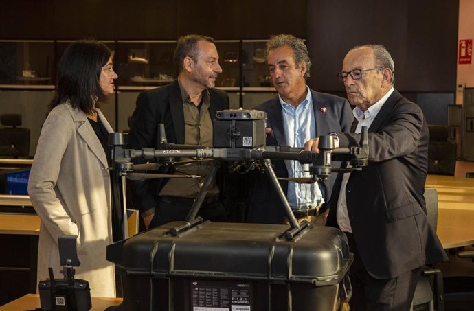 Presentación del proyecto del sistema de drones de seguridad para el puerto de Santander.