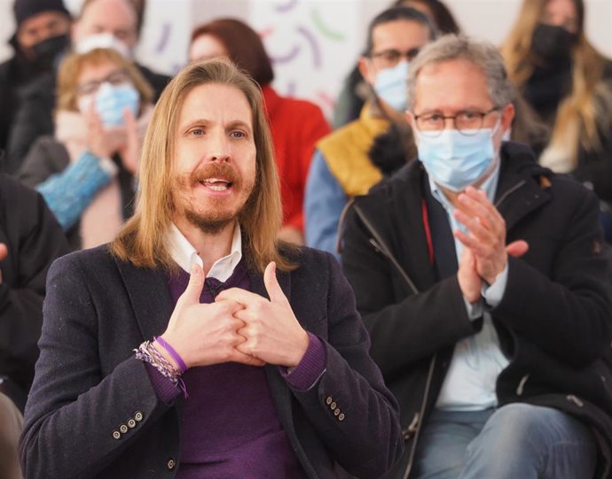 Archivo - Imagen de recurso del coportavoz de Podemos, Pablo Fernández, durante un coloquio junto a los candidatos de Unidas Podemos por Valladolid, en la Cúpula del Mileno de Valladolid, a 22 de enero de 2022, en Valladolid, Castilla y León (España). 