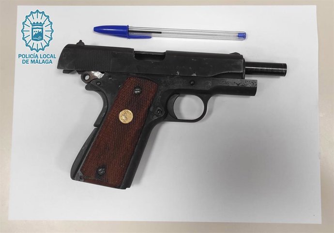 Pistola intervenida en una operación policial