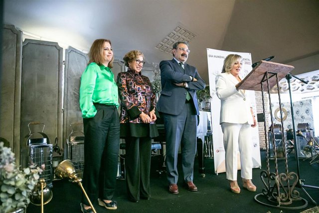 El consejero de Sanidad, Jesús Fernández Sanz, participa en los actos conmemorativos del Día de la Salud Mental.