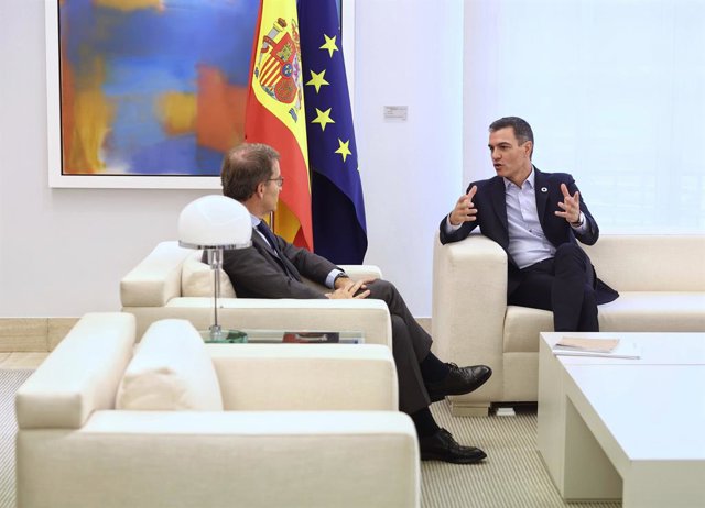 El president del PP, Alberto Núñez Feijóo, i el president del Govern central, Pedro Sánchez