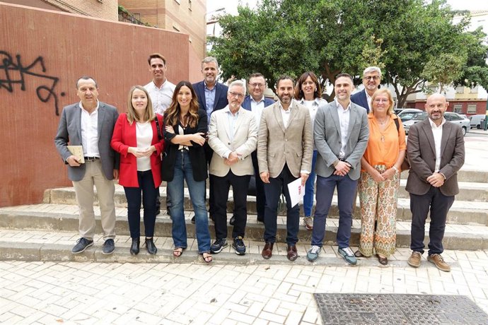 El grupo interparlamentario del PSOE de Málaga se ha celebrado en el Distrito de Cruz Humilladero.