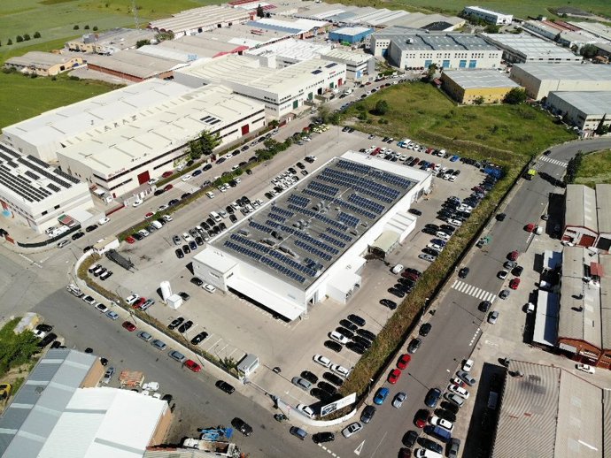 Instalación fotovoltaica en Caetano Retail