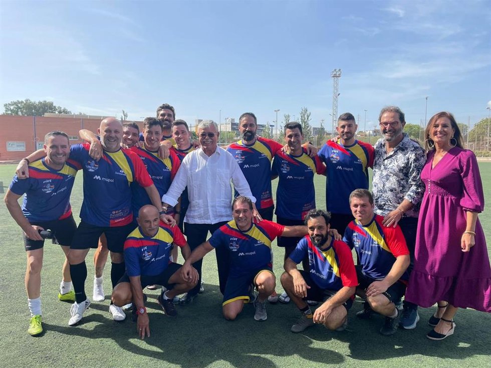 El equipo de Policía Nacional se proclama campeón del Primer Torneo de Fútbol 7 a beneficio de la investigación