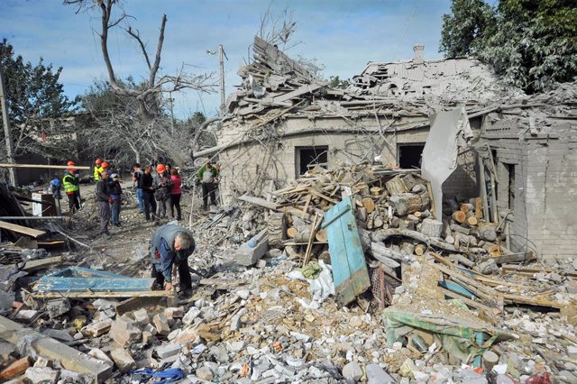 Edificios destruidos por bombardeos en Zaporiyia