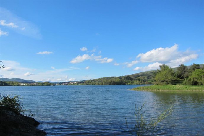 Archivo - Embalse de Urrunaga                               