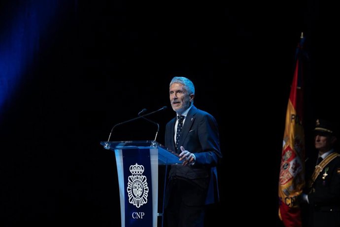 El ministro de Interior, Fernando Grande-Marlaska, interviene en el acto por el Día de la Policía Nacional, a 10 de octubre de 2022