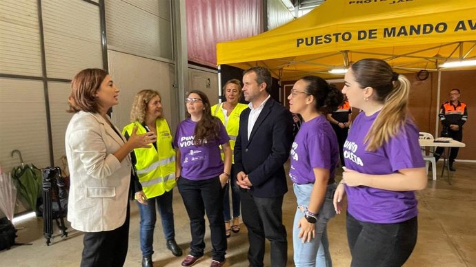 Visita del alcalde al Jaén Arena donde se centralizan todos los servicios incluido en el dispositvo de Feria