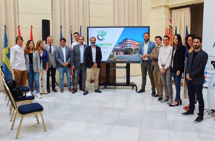 Ayuntamiento colabora con UMA para impulsar su participación en competición internacional de biología sintética