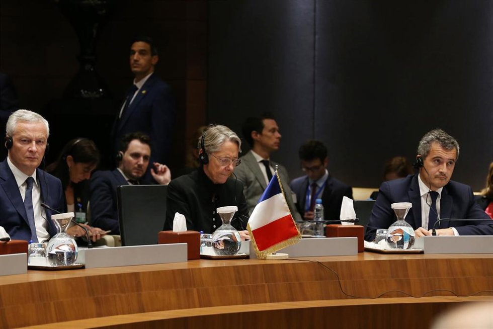 La primera ministra francesa, Elisabeth Borne, encabeza una delegación en Argel