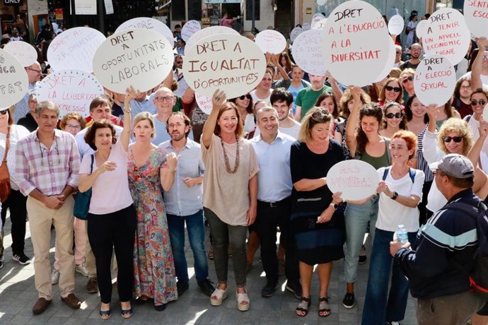 Govern y asociaciones participan en un acto festivo en Inca por el Día Mundial de la Salud Mental.