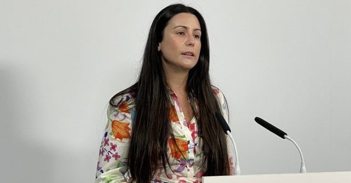 La secretaria general del PSOE de Lepe y portavoz del Grupo Municipal Socialista en el Ayuntamiento, Bella Canales.