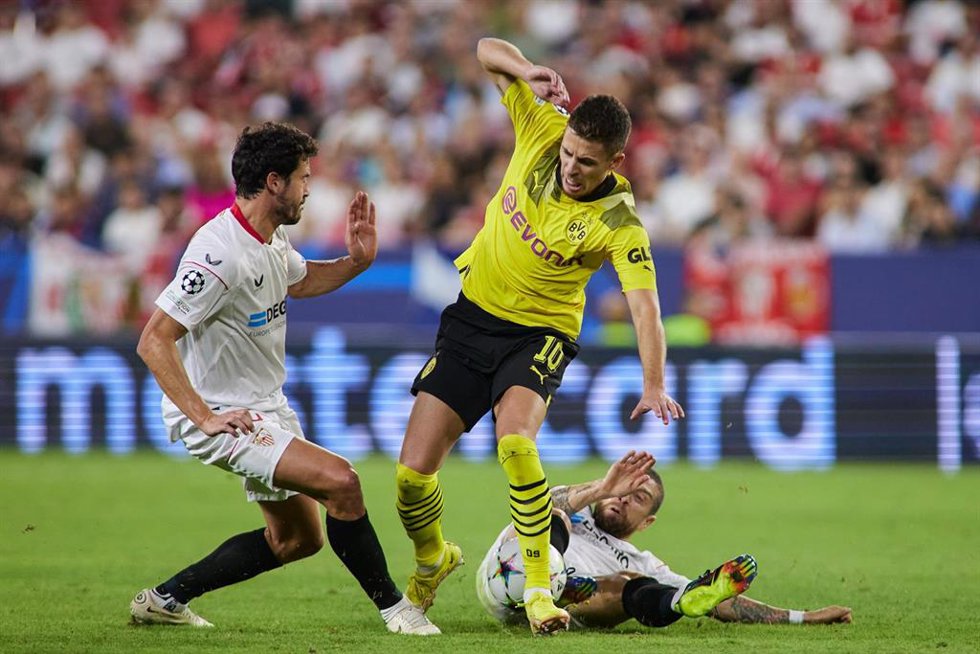 Partido entre el Sevilla y Borussia Dortmund en el Sánchez Pizjuán