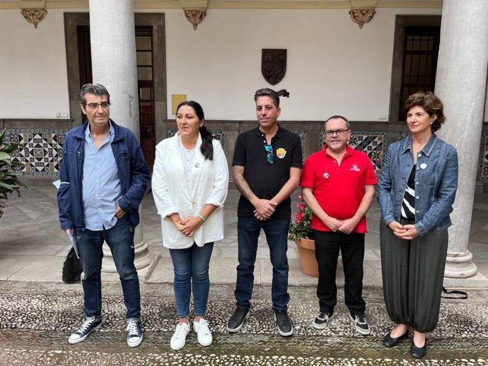 Reunión de Unidas Podemos con representantes del taxi en Granada